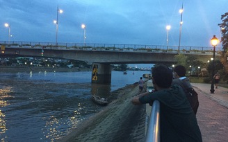 Phát hiện thi thể trương phình trôi trên sông Sài Gòn
