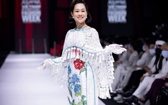 NTK Bảo Bảo mạo hiểm mời nữ doanh nhân làm người mẫu thời trang