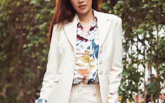 Khéo mix áo khoác blazer sang xịn tôn dáng như Hoa hậu Khánh Vân