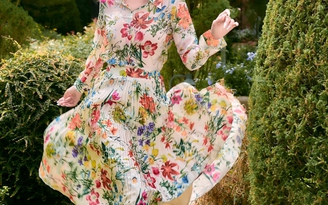 Váy chiffon họa tiết hoa cỏ chào mùa hè của Lan Ngọc