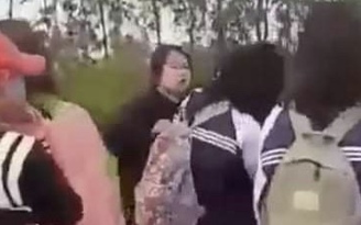 Nam Định: Khẩn trương làm rõ clip nữ sinh đánh nhau trong nhà vệ sinh trường học