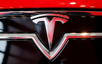Chi tiết khó hiểu trong vụ tai nạn xe Tesla 'không người lái'