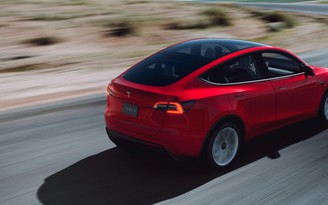 Khủng hoảng chip lan rộng, Elon Musk tăng giá xe điện