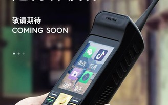 Hãng Trung Quốc giới thiệu điện thoại 'cục gạch' cho người hoài cổ