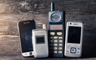5 điện thoại 'cục gạch' đáng giá bằng cả gia tài