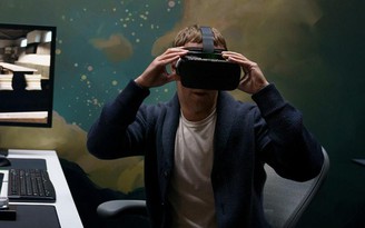 CEO Mark Zuckerberg khoe kính thực tế ảo dùng cho metaverse