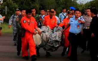 Ngư dân phát hiện mảnh vỡ AirAsia QZ8501 ngay ngày mất tích