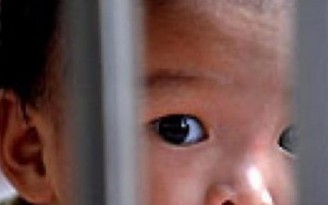 Trung Quốc: Một đứa trẻ sống sót sau 8 ngày bị chôn sống