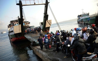 Chìm phà ở Bali, 10 người mất tích