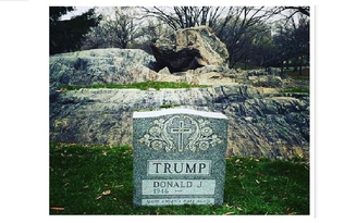 Bí ẩn bia mộ mang tên Donald Trump