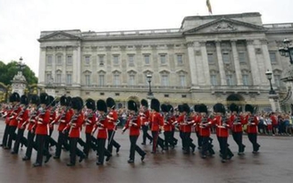 Anh bắt giữ kẻ đột nhập Điện Buckingham