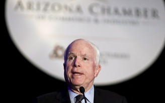 TNS John McCain: Mỹ phải dỡ bỏ cấm vận vũ khí với Việt Nam