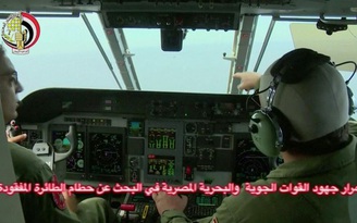 Tìm thấy xác máy bay Ai Cập, báo cáo có khói ở máy bay trước khi rơi