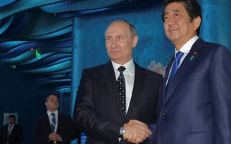 Thủ tướng Nhật kêu gọi ông Putin giải quyết dứt điểm tranh chấp lãnh thổ