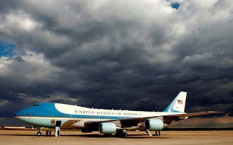 Ông Trump đòi huỷ bỏ dự án chuyên cơ Air Force One mới