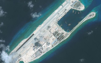 Mỹ xem xét trừng phạt Trung Quốc vì xây đảo và bành trướng ở Biển Đông