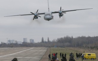 Ukraine điều tra vụ máy bay An-26 bị bắn ở Biển Đen