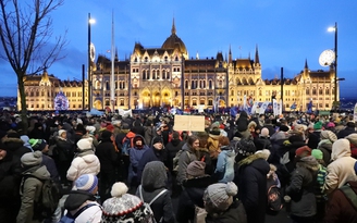 Người dân Hungary biểu tình phản đối ‘luật nô lệ’