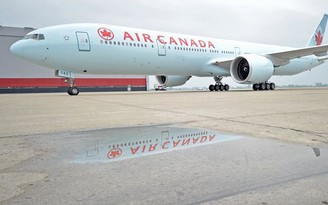 Hành khách bị bỏ rơi một mình trên máy bay 'tối tăm lạnh lẽo' vì ngủ quên