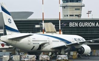 Hàng loạt máy bay hạ cánh xuống Israel bị nhiễu tín hiệu GPS