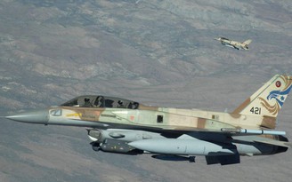 Israel tiếp tục không kích Syria, 4 dân thường thiệt mạng