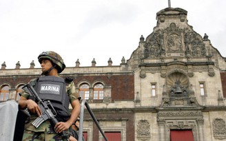 Xả súng gần dinh tổng thống Mexico, 4 người chết