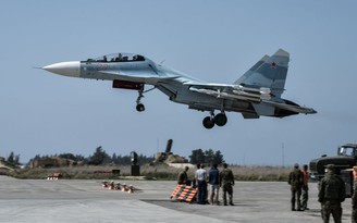 Căn cứ không quân Nga ở Syria bị tấn công