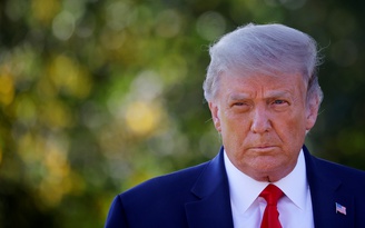 Nhà Trắng: Tổng thống Trump có triệu chứng nhẹ Covid-19, vẫn đang làm việc