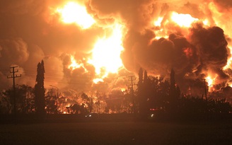 Nhà máy lọc dầu cháy lớn, hàng trăm người phải sơ tán ở Indonesia