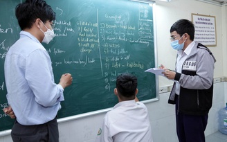 Học sinh ‘lo xa’ ôn luyện tiếng Anh trước khi năm học mới bắt đầu