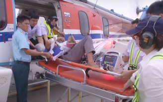 Trực thăng ra đảo đưa ngư dân bị đột quỵ não về đất liền điều trị
