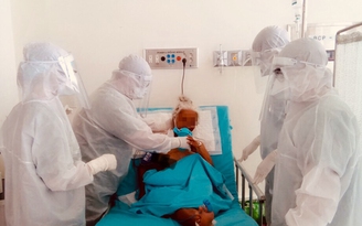 Tri ân 30 y, bác sĩ tham gia chống dịch Covid-19 ở Đà Nẵng, Quảng Nam