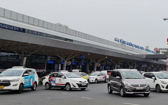 Thật hư 16 nhân viên ở sân bay Tân Sơn Nhất nhiễm Covid-19