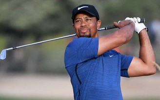 Tiger Woods thi đấu trở lại