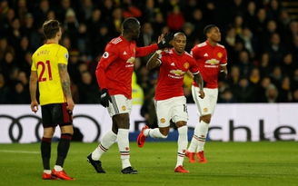 HLV Mourinho: 'Lukaku mang giày màu đen, nên 'đen' là phải'