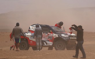 Gặp tai nạn HLV Villas-Boas sớm kết thúc cuộc đua Dakar Rally