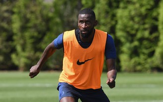 Chelsea vá hàng thủ bằng “thương binh” Antonio Rudiger