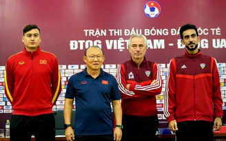 LĐBĐ UAE mời lại HLV Bert van Marwijk vì mối hận thua HLV Park Hang-seo