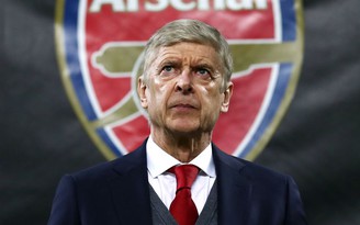 HLV Arsene Wenger sẵn sàng trở lại giúp Arsenal và Arteta vượt khó