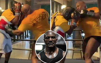 Mike Tyson tung clip tập luyện hùng hổ xác định tái đấu lần 3 với Evander Holyfield