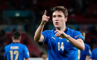 Hai cha con Enrico và Federico Chiesa đi vào lịch sử EURO