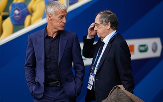 Cổ động viên Pháp bất đồng giữa chọn HLV Zidane hay giữ Deschamps dẫn dắt đội tuyển