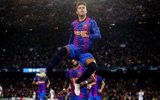 Kết quả bảng E Champions League: Gerard Pique cứu nguy Barcelona, Bayern Munich thị uy sức mạnh