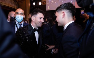 Chủ tịch CLB Barcelona không nói chuyện với Messi dù gặp nhau ở lễ trao Quả bóng vàng