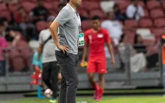 HLV Tatsuma Yoshida tức giận vì tuyển Singapore bị CĐV la ó