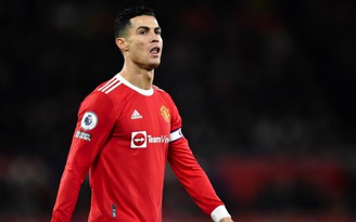 Nghi vấn HLV Ralf Rangnick trừng phạt Cristiano Ronaldo, loại Martial khỏi đội hình M.U