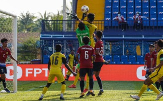 HLV Brad Maloney phản ứng dư luận chỉ trích đội U.23 Malaysia