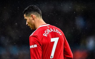 Cristiano Ronaldo được khuyên nên xem xét giải nghệ sau mùa này
