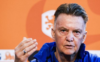 Vì sao HLV Louis van Gaal tuyển Hà Lan bất ngờ tiết lộ bị ung thư?