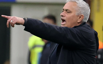 HLV Mourinho nói điều bất ngờ sau khi AS Roma thua đậm Inter Milan